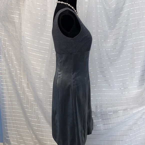 ✨Sexy Silver Kay Unger Silk Dress Size 10 - Picture 9 of 16